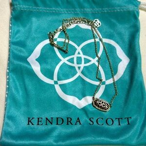 Kendra Scott necklace